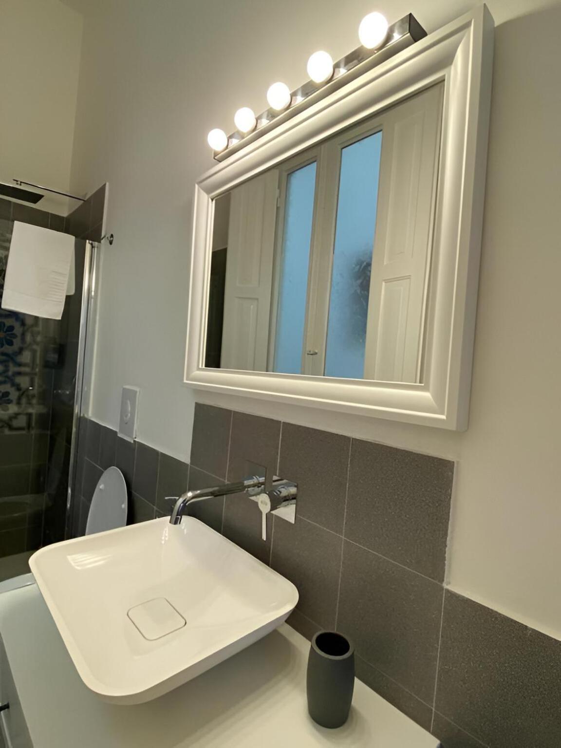 Bari Landlord 242 - Central Station Apartments Екстер'єр фото
