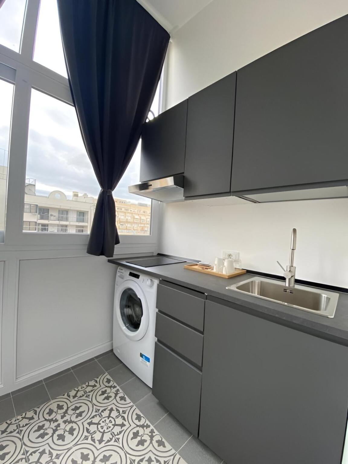 Bari Landlord 242 - Central Station Apartments Екстер'єр фото