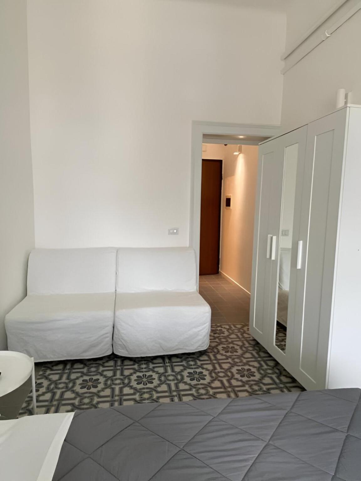 Bari Landlord 242 - Central Station Apartments Екстер'єр фото