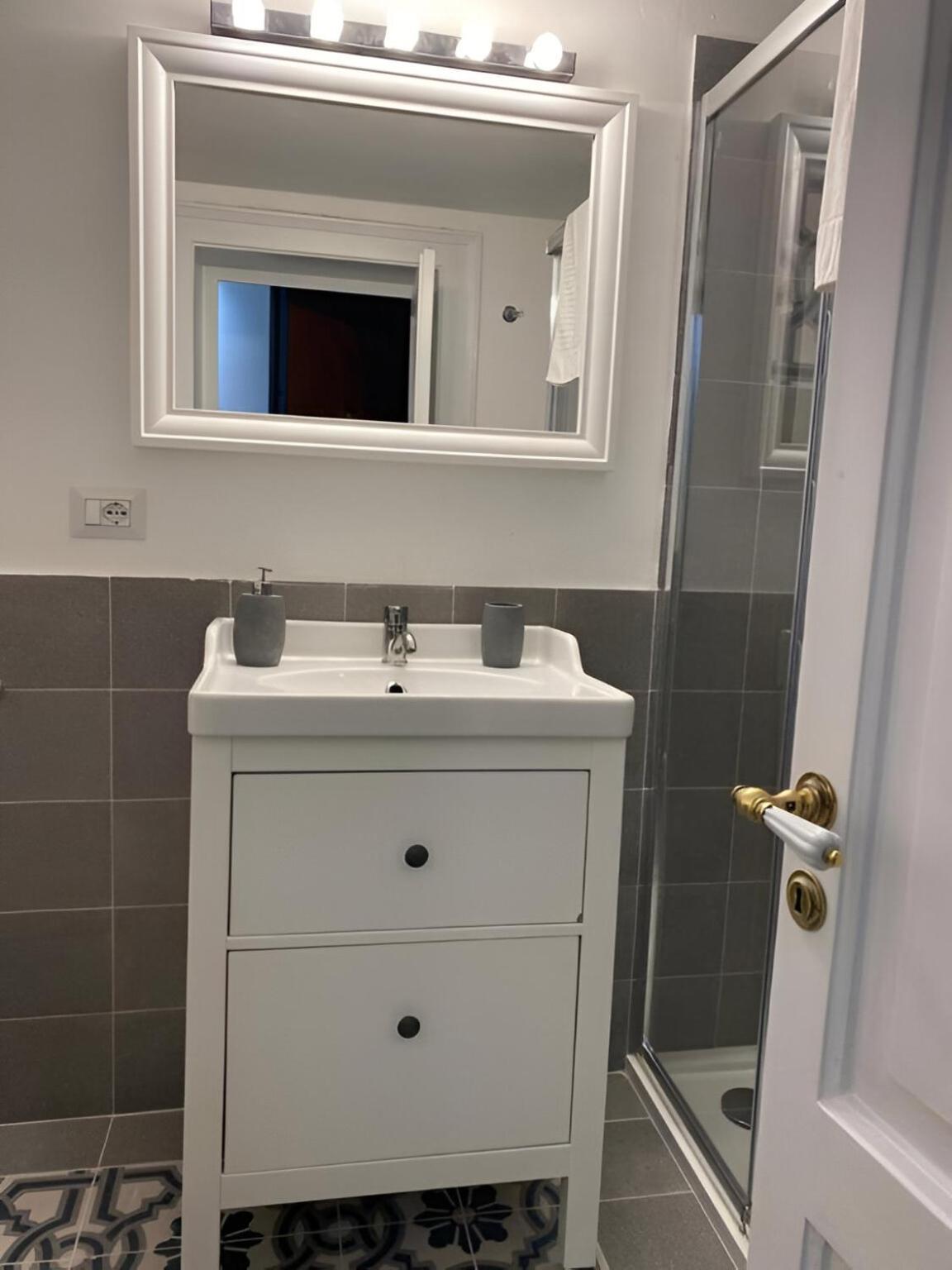 Bari Landlord 242 - Central Station Apartments Екстер'єр фото