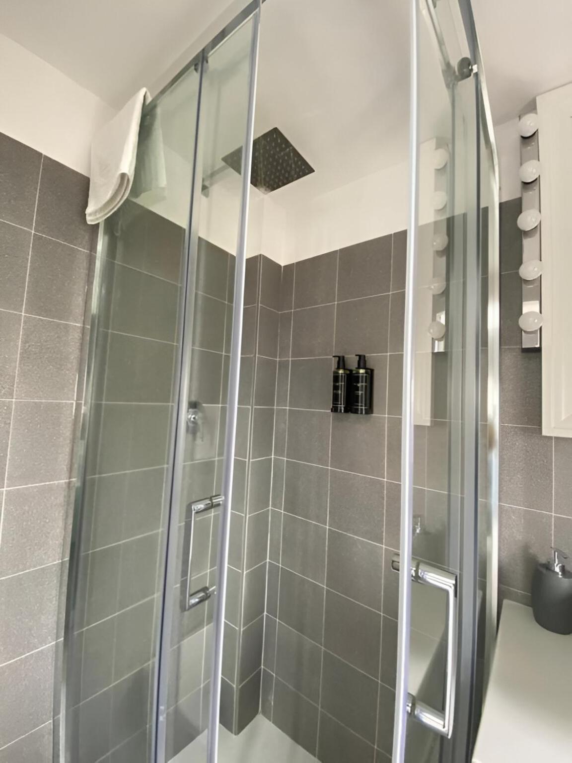 Bari Landlord 242 - Central Station Apartments Екстер'єр фото