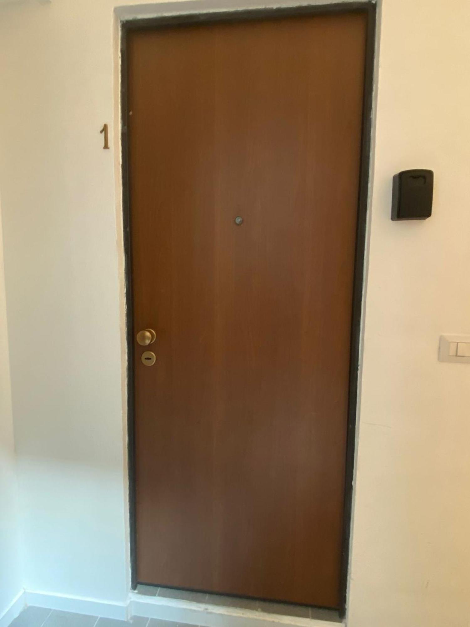 Bari Landlord 242 - Central Station Apartments Екстер'єр фото