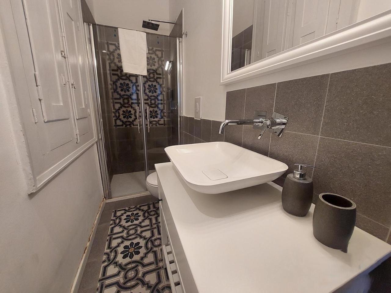 Bari Landlord 242 - Central Station Apartments Екстер'єр фото