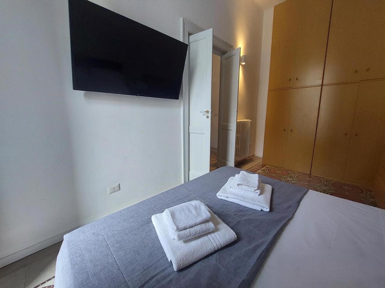 Bari Landlord 242 - Central Station Apartments Екстер'єр фото